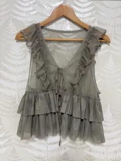 JEANASIS チュールフリルベスト グレー ベージュ カーキのサムネイル