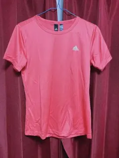 ピンク　adidas スポーツTシャツのサムネイル