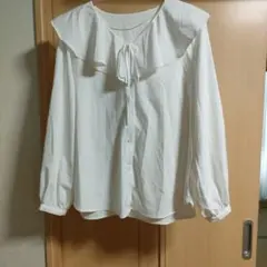 GU フリル付きホワイトシャツ Ｌ