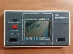 懐かしのバンダイのゲーム機「RUSH HOUR」