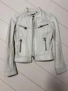 値下げしました‼️moussy ホワイト レザージャケット ライダースのサムネイル