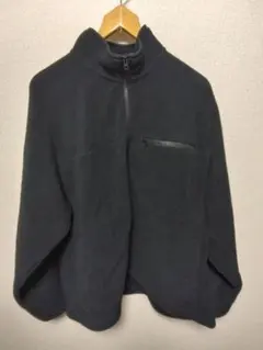 ユニクロ　フリースオーバーサイズハーフジッププルオーバー