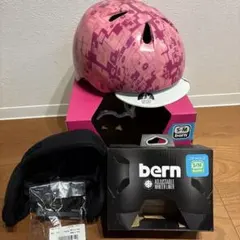 bernバーン キッズヘルメットNinaピンク総柄インナーフリース付S-M黒