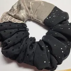 1点のみ☆ハンドメイドレース重ねシュシュ - メルカリ