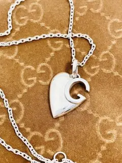 GUCCI グッチ ネックレス ノットインフィニティ シルバー色 ハート型