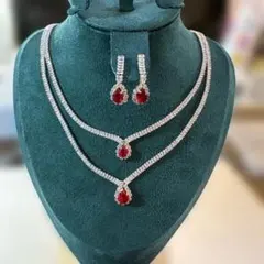 新品未使用⭐︎送料無料⭐︎即購入OK⭐︎2連ネックレスとピアスセット