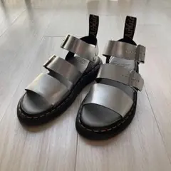 Dr.Martens シルバーストラップサンダル