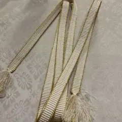 クリームホワイト色の房付き帯締め