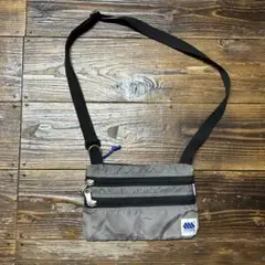 USA製 MADDEN ESSENTIAL BAG ショルダーバッグ サコッシュ