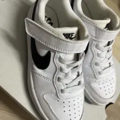 Nike コートボロー　ホワイト ブラック スニーカー　18cm