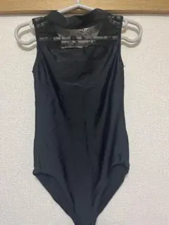 黒 レースディテール ハイネックレオタード
