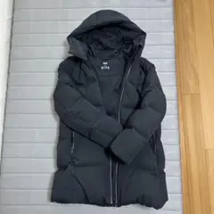 ユニクロ　ストレッチシームレスダウンショートコート