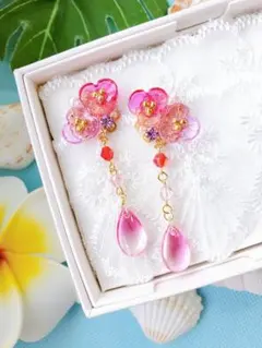 【新発売】夏ガラス シリーズ 花火 赤紫 美しい♡ピアスorイヤリング