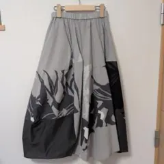 慈雨 フレアスカート 総柄 グレー系 サイズ40のサムネイル