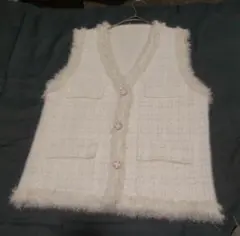 ホワイトツイード風　ベスト フロントポケット付　M サイズ
