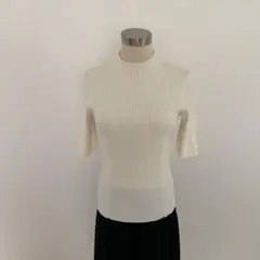 GU ホワイトリブ編みハイネック半袖トップスMサイズ