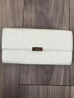 FURLA 長財布 クロコ型押し ホワイトのサムネイル