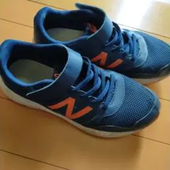 New Balance ネイビー スニーカー23㌢