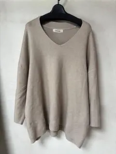 ココディール　ベージュ Vネック 長袖 セーター