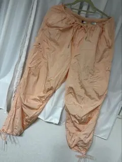 売り切り価格　H&M ピンク　パンツ
