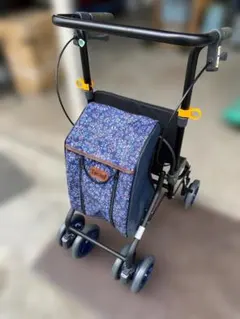 美品シルバーカー手押車 TacaoFテイコブナノンDX ポーチバッグ付