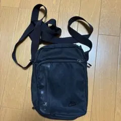 NIKE ショルダーバッグ ブラックのサムネイル