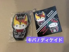 ハローキティ 仮面ライダーディケイドアクリルキーホルダー - メルカリ