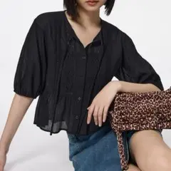 レースペプラムブラウス　ブラック　Mサイズ