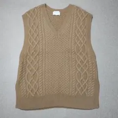 美品 ユナイテッドアローズ ケーブルニット Vネック ベスト ベージュ