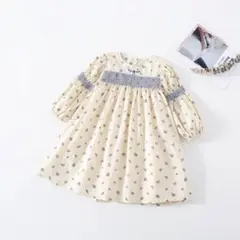 ブルーの小花柄が可愛い♡スモッキングワンピース　春服　100 女の子　刺繍