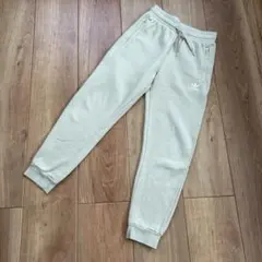 adidas ベージュ スウェットパンツ　キッズ　150