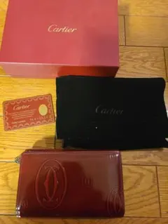 【限定値下】カルティエ　財布　箱カード付きのサムネイル