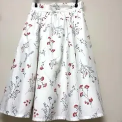 ジルスチュアート 花柄フレアスカート ホワイトのサムネイル
