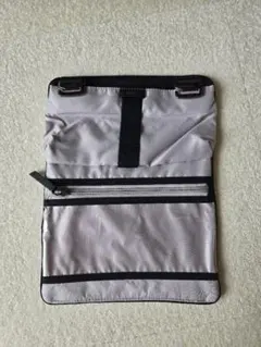 TUMI　リュックの中に掛ける付属品のサムネイル
