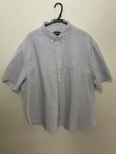 青と白のストライプ 半袖シャツ
