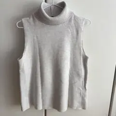 ZARA タートルネック ノースリーブ ベージュ ニット