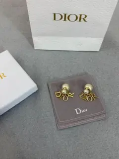 dior ロゴ パール ピアス ゴールド