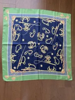 HERMES シルクスカーフ 42 × 42 カレ45 黄金の拍車 スカーフ - メルカリ