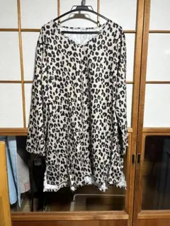 ヒョウ柄 Vネック 長袖シャツ