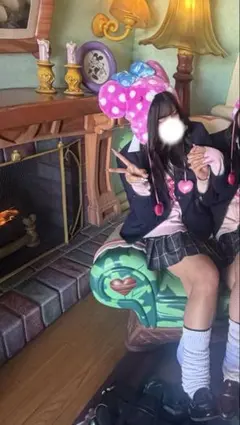 ピンクカーディガン制服