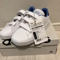 adidas スニーカー