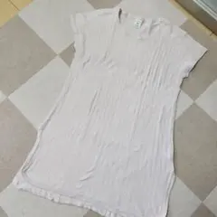 ジェラートピケ　薄いピンクのリブ編み半袖ニットワンピース