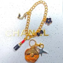 CHANEL　ホリデーチャーム　カメリア　と　バッグチャーム