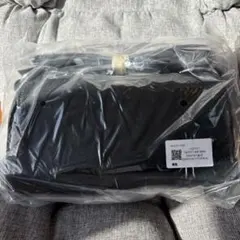 ビアズリー風 ブラックドット型押し合成皮革ショルダーバッグ