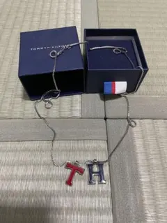 TOMMY HILFIGER アルファベット ネックレスのサムネイル