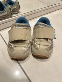 ASICS キッズシューズ 恐竜柄 ベージュ/青