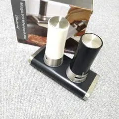 新品　ワンダーシェフ　Magic Salt & Pepper Bottleのサムネイル