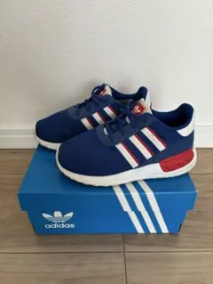 adidas 青 ストライプ スニーカー