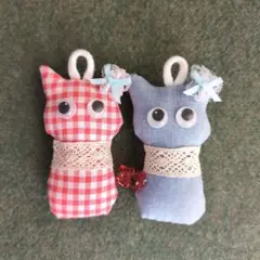 ハンドメイドぬいぐるみ　猫さんチャーム　2体セット　マスコット