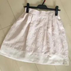 新品未使用♡L'est rose♡エンボスフラワー　スカート